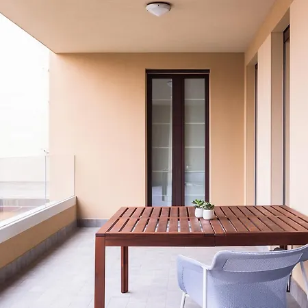 Apartment Altido Lovely 1-bed Flat With Balcony & Free Parking *